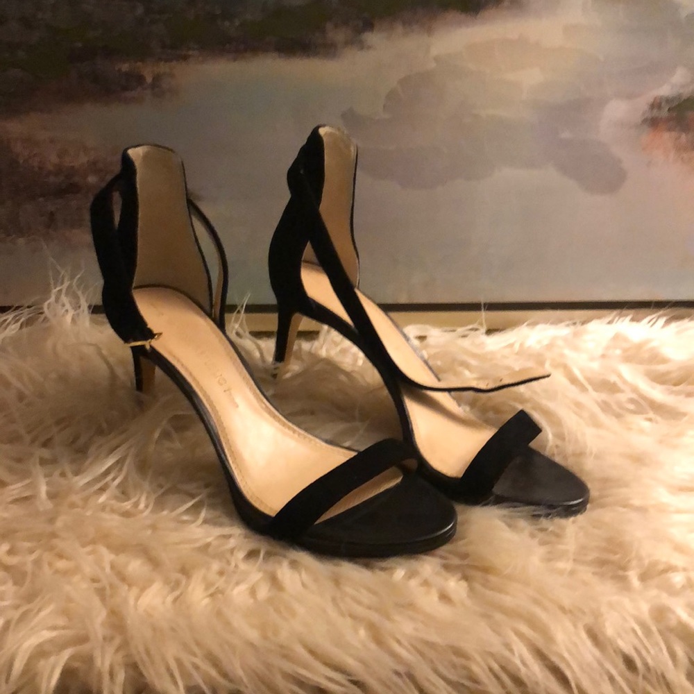 🌿BANANA REPUBLIC BLACK HEELS🌿